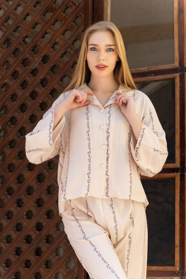 177178-2 Women pyjama (soft pants and a long-sleeve shirt)
