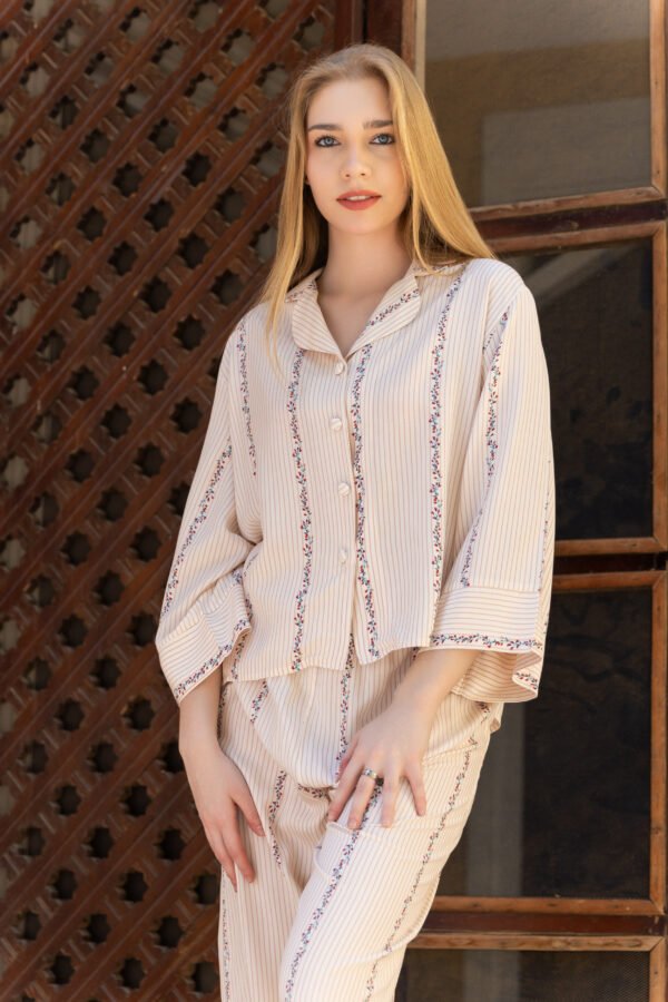 177178-4 Women pyjama (soft pants and a long-sleeve shirt)