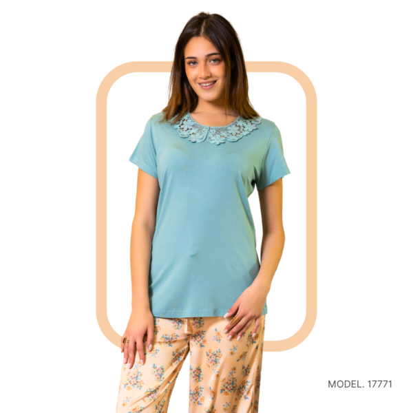 17771 Women pyjama (soft pants and a short-sleeve shirt)