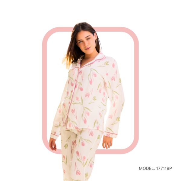 177119 Women pyjama (soft pants and a long-sleeve shirt)