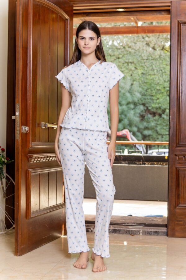 177192B (4) Women pyjama (soft pants and a short-sleeve shirt)